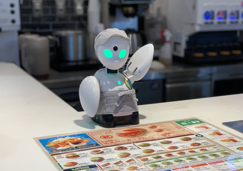 分身ロボット「OriHime」、モスバーガーで接客。大崎店に続き原宿表参道店でも検証