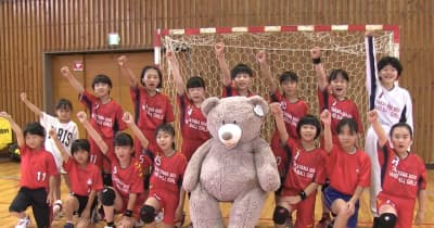 岐阜県高山市の女子小学生ハンドボールチーム　全国大会に向け練習励む