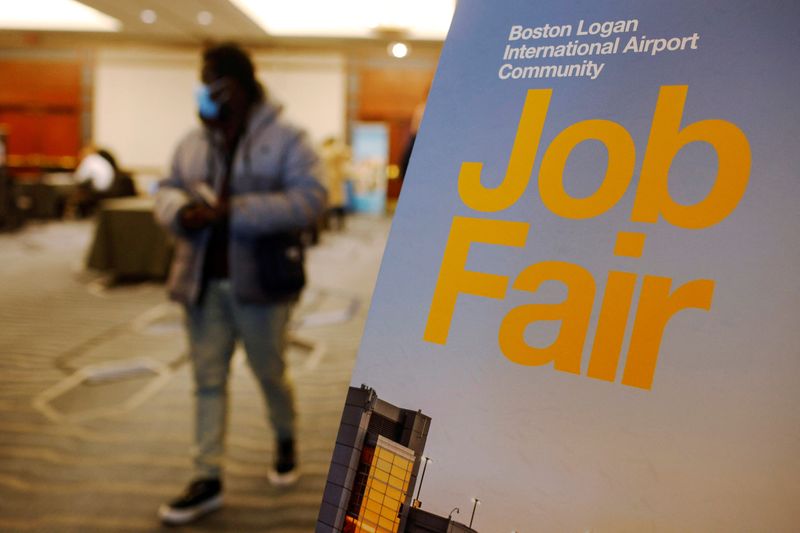 米6月雇用、予想上回る37.2万人増　失業率は4カ月連続の3.6％