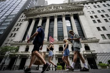 NY株反落、46ドル安　大幅利上げを警戒