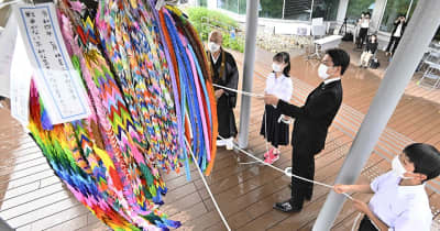 岐阜空襲77年「平和の思い主体的に」平和の鐘式典、市長や中学生が祈り