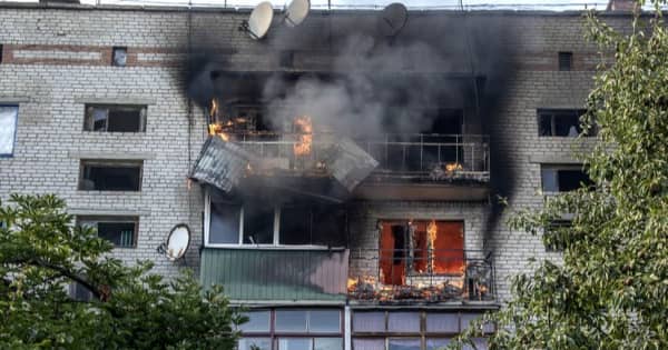 ロシアがウクライナ東部と南部の民間地区を激しく砲撃＝ウクライナ当局　作物に放火か