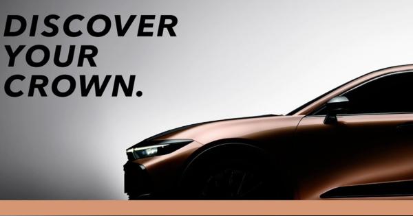 トヨタ、新型「クラウン」の横顔公開　「新しいクラウン、はじまる」とのメッセージも