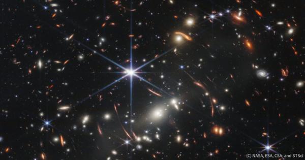ジェームズ・ウェッブ宇宙望遠鏡の初画像が公開、宇宙の一角に何千もの銀河