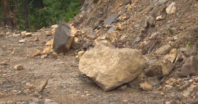 激しい雨の影響か珠洲市では岩が落下　石川県内土砂災害などに注意警戒を
