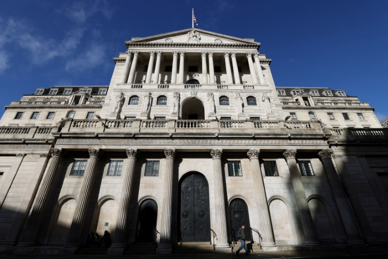 英中銀総裁、インフレ率を目標まで引き下げると確約