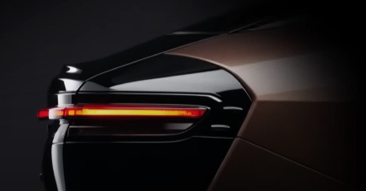 トヨタ、新型「クラウン」リアデザインの一部を明らかに　CM公開