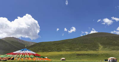 玉樹チベット族自治州に広がる夏景色　中国青海省