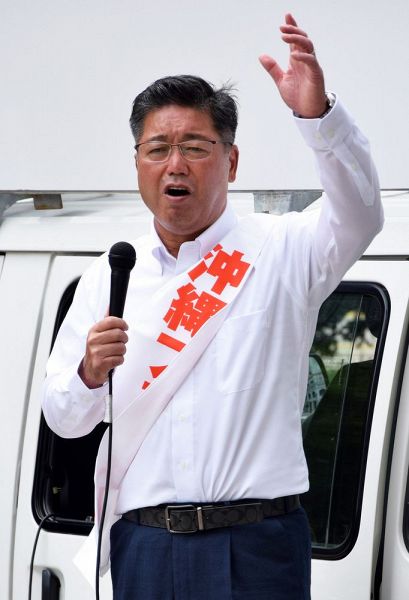 沖縄知事選出馬の下地氏、札幌で演説　「県民の二分終わらす」