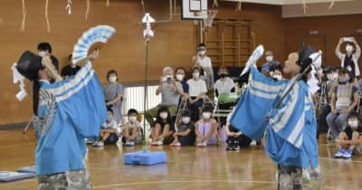 伝統の「川名津神楽」披露　八幡浜・川上小児童　華麗な舞で観客魅了