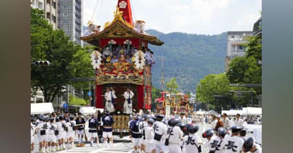 京都・祇園祭、3年ぶり山鉾巡行　「動く美術館」都大路を進む