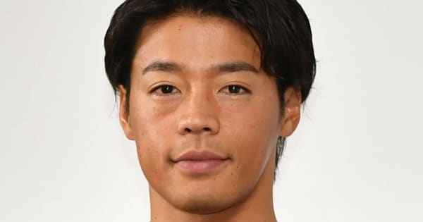 35歳のカヌー羽根田卓也　誕生日に海辺の爽やか白Tショット　5度目の五輪へ挑戦
