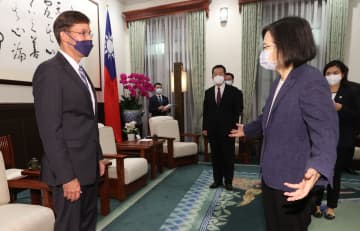 前米国防長官「台湾守る」　蔡総統と会談、中国反発も