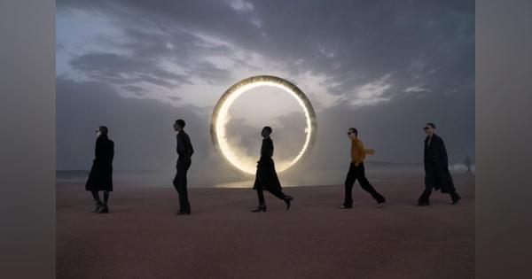 マラケシュの砂漠に現れた美しき蜃気楼　「サンローラン」2023年春夏メンズコレクション