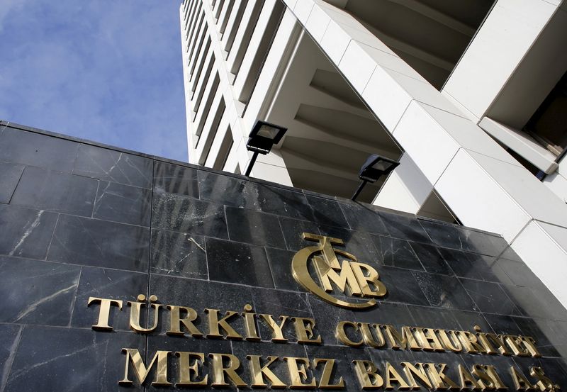トルコ中銀、政策金利14％に据え置き　インフレ率80％でも