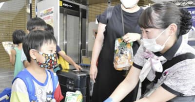 松山空港の到着客にかんきつジュース　県がキャンペーン　日航・全日空と協力しPR開始