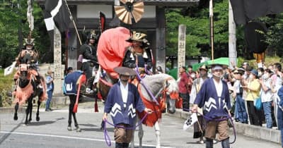 国重要無形民俗文化財「相馬野馬追」が開幕　福島県相双地方　25日まで勇壮に