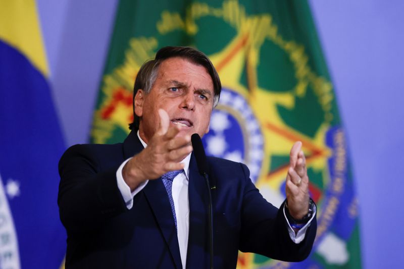 現職ボルソナロ氏が正式出馬表明、ブラジル大統領選