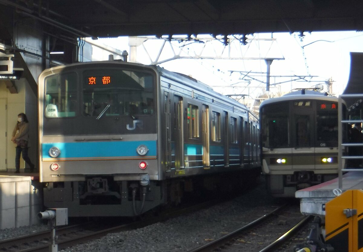 JR奈良線で一時遅れや運転取り止め　線路内に人立ち入りの連絡