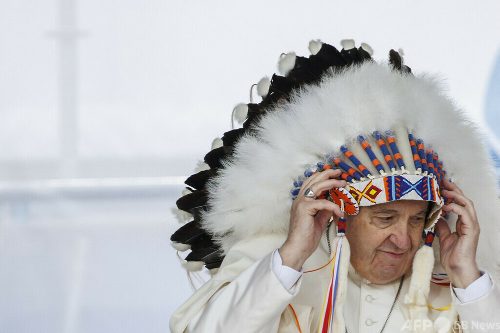 ローマ教皇、カナダ先住民への「悪行」謝罪 寄宿学校虐待で