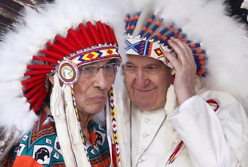 ローマ教皇がカナダ先住民に謝罪、同化政策に伴う迫害に教会関与