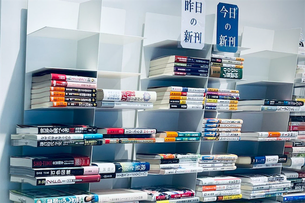 紀伊國屋書店が毎日200冊入れ替え、「今日の新刊」棚の革新