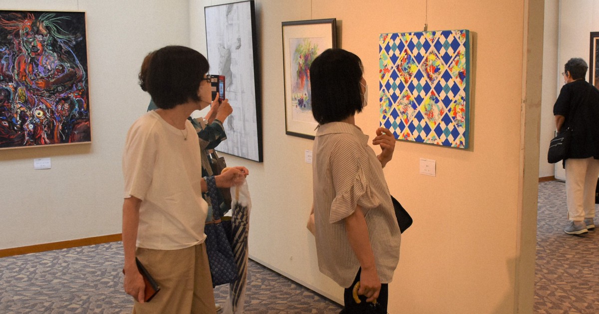 広島平和美術展が始まる　ウクライナ侵攻に触れた絵画も出品