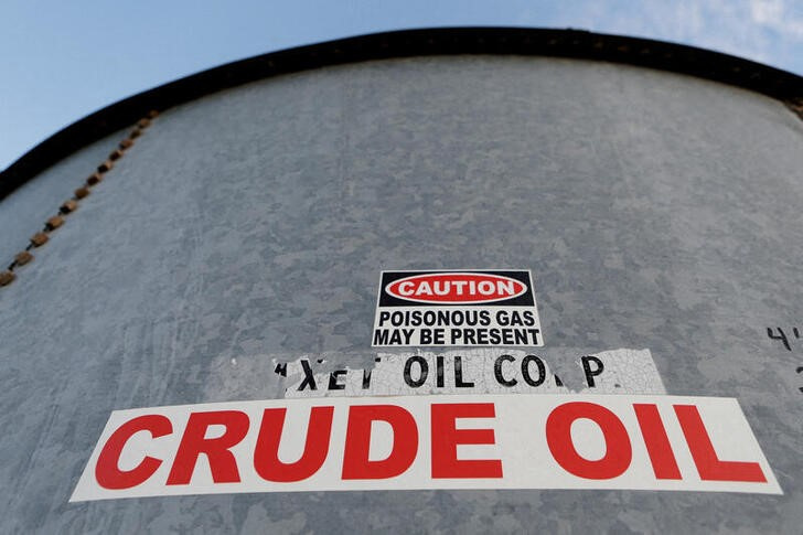原油先物が下落、中国ＰＭＩが重し　ＯＰＥＣプラス会合に注目