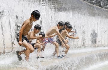 危険な暑さ、気温上昇　41度予想の熊谷も猛暑