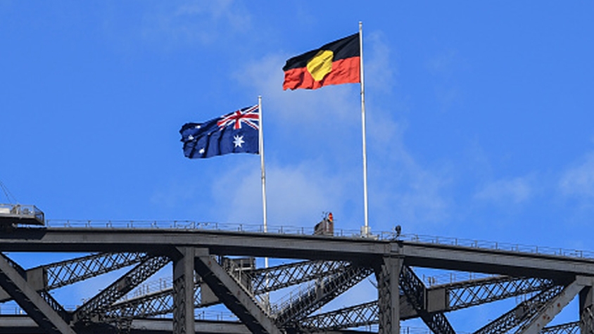 シドニー・ハーバーブリッジに「アボリジニの旗」の常設なる