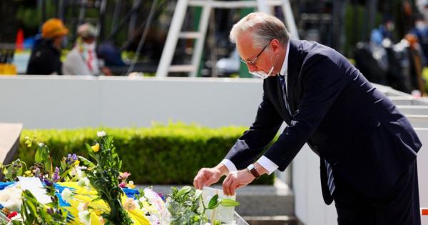 「核兵器使用あり得ない」　駐日ロシア大使、広島の原爆慰霊碑に献花