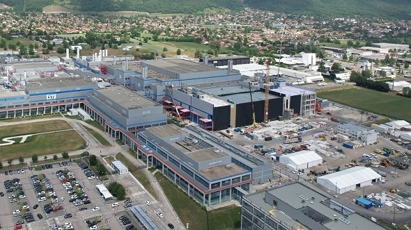 STマイクロがフランスに300mmウエハー製造工場を新設、2026年までに年間最大62万枚生産