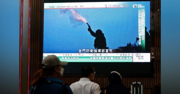 中国の弾道ミサイル5発、日本のＥＥＺに落下　「威圧的」と岸防衛相