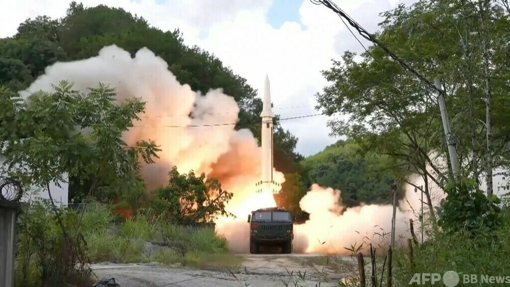 動画：中国軍、演習で弾道ミサイル発射 日本のEEZに落下か