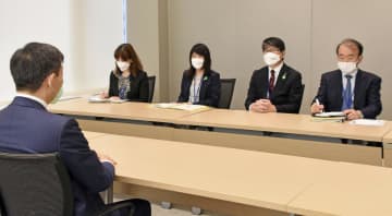 NPT体制の崩壊阻止求める　長崎市長、軍縮大使と面会