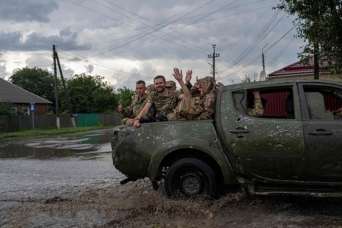 ウクライナ大統領、情勢は「地獄」　東部で苦戦：時事ドットコム