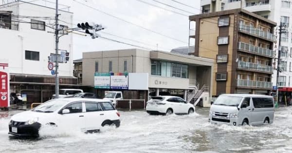 大気不安定 岡山県内で局地的大雨　岡山市で浸水被害、鉄道に乱れ