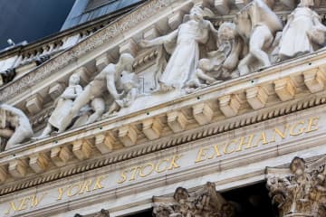 NY株反発、76ドル高　米景気の過度な懸念後退
