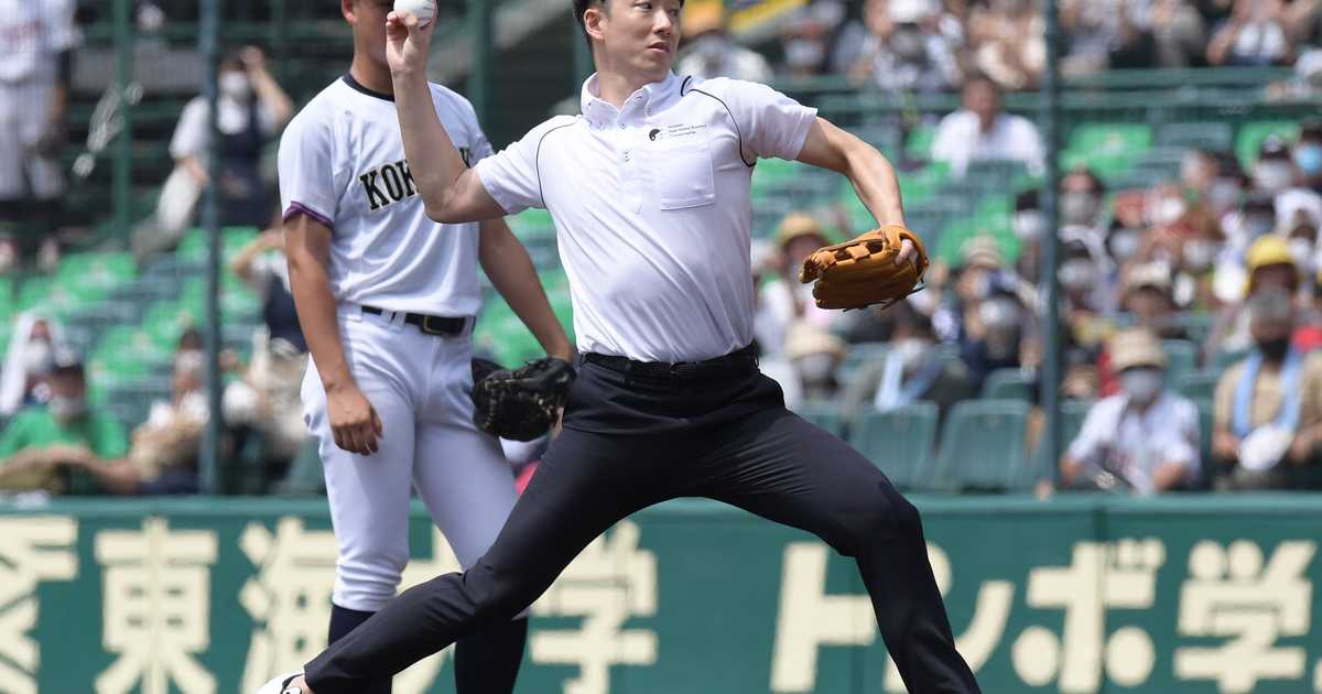 斎藤佑樹さんが開幕試合で始球式　ストライクに大きな拍手