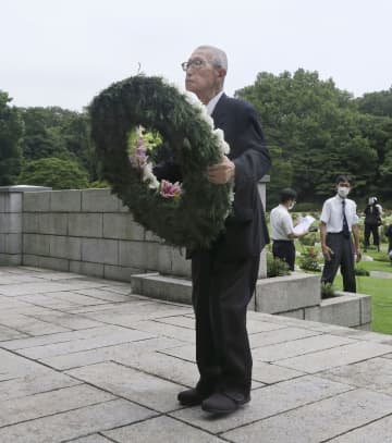 英連邦捕虜追悼、最後のあいさつ　日本人牧師、不戦誓い