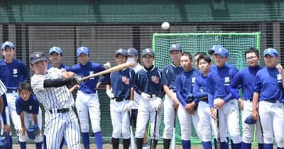 野球上達へ技術伝授　立教大の野球部員が中学生を指導