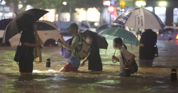 ソウルで記録的豪雨による洪水、少なくとも8人死亡
