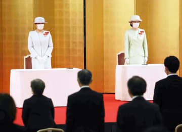 皇后さま、看護功績を表彰　東京、ナイチンゲール記章