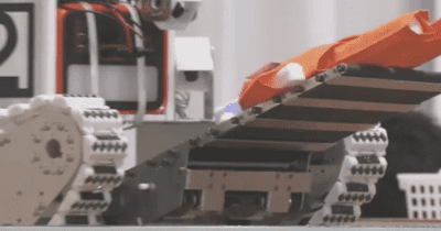 救助技術の早さを競う レスキューロボットコンテストが神戸で開催