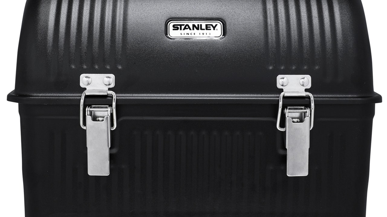 スタンレーの「クラシック ランチボックス 9.4L」が復刻。初のブラックモデルに注目！