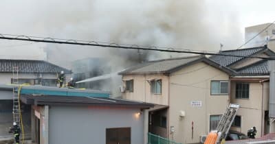 新潟・柏崎のアパート火災、男性1人の遺体発見　住人の70代男性か