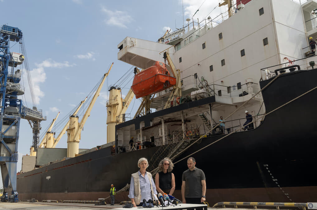 ウクライナからアフリカへ穀物支援船が出航する、ロシア侵攻後初