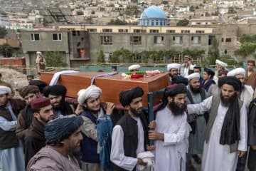 アフガン首都で爆発、21人死亡　モスクでの礼拝中、テロか