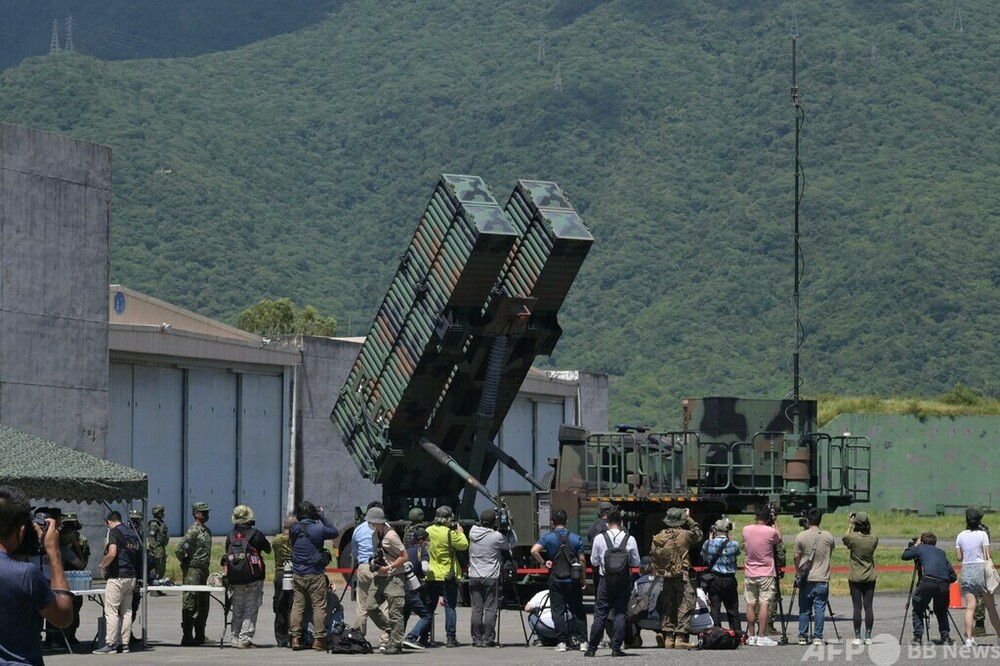 台湾、自主開発のミサイルを報道陣に公開