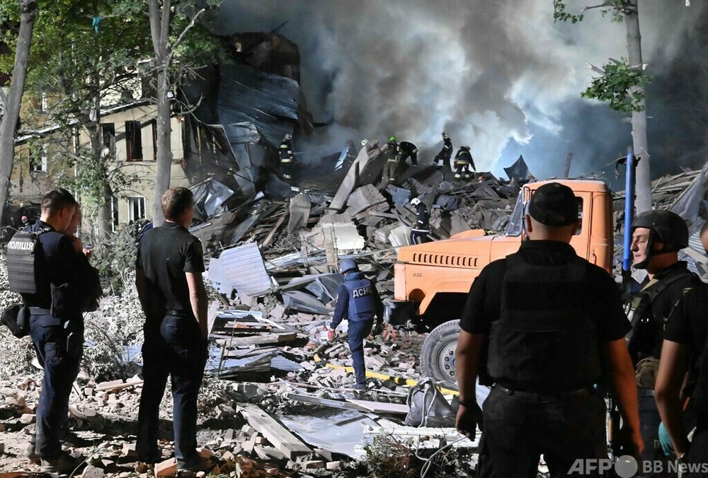 ロシアのミサイル攻撃で4人死亡、20人負傷 ウクライナ北東部